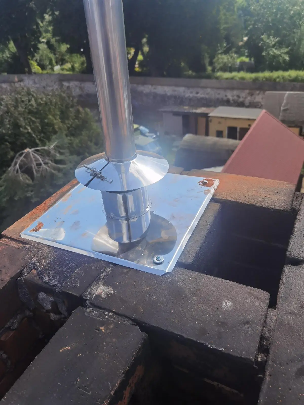 Montaż kominów zewnętrznych